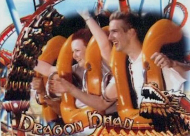 Foto van Rene en z'n vriendin in de Dragon Kahn